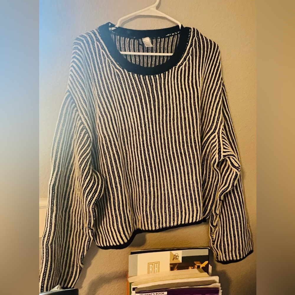 H & M divided sweater women, Black And White Size L